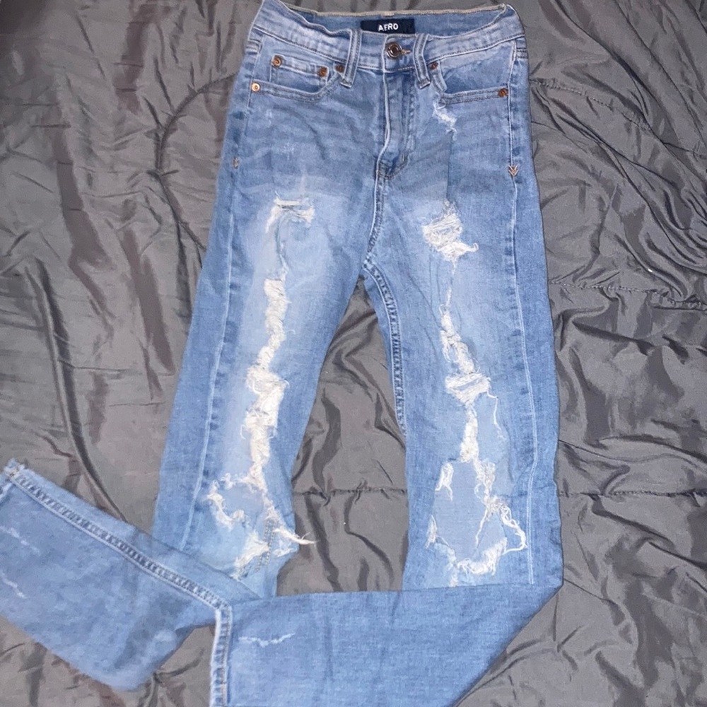 Aero Ripped Skinny Jeans